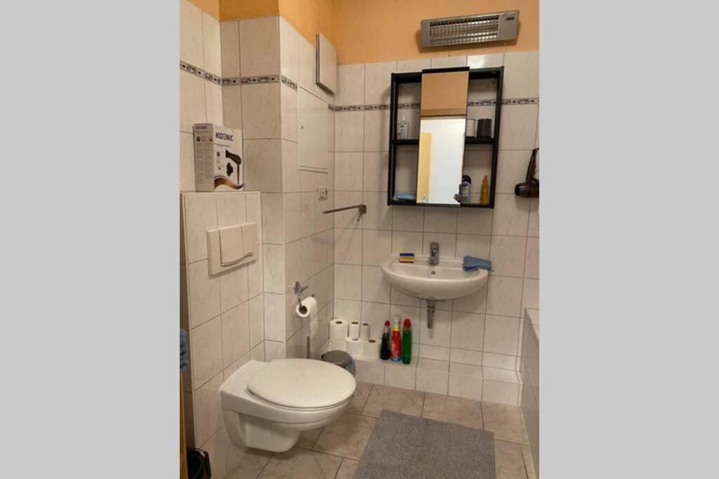 Beste Lage In Rostock: 2-Zimmerwohnung Mit Balkon Im 1.Og Bagian luar foto