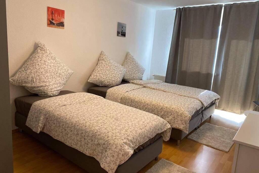Beste Lage In Rostock: 2-Zimmerwohnung Mit Balkon Im 1.Og Bagian luar foto