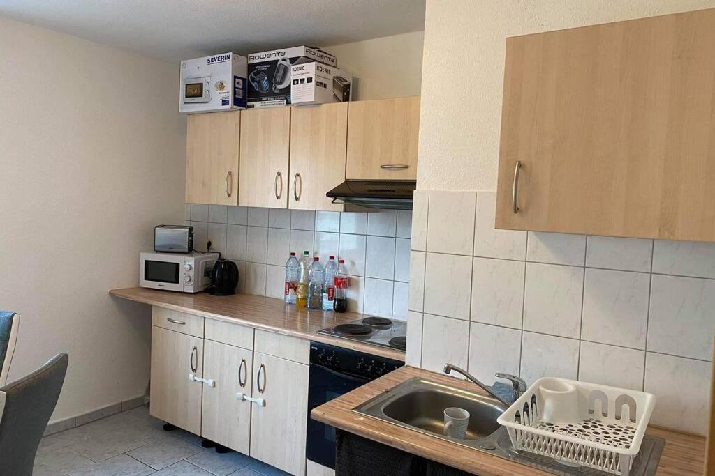 Beste Lage In Rostock: 2-Zimmerwohnung Mit Balkon Im 1.Og Bagian luar foto