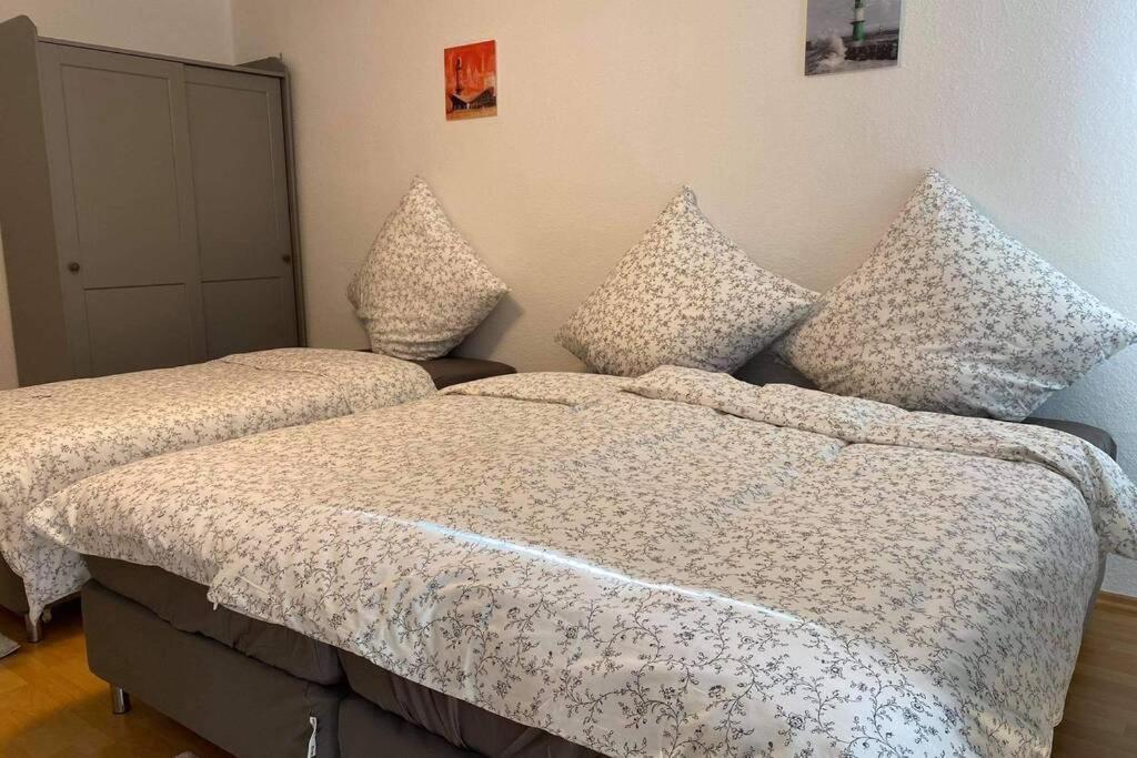 Beste Lage In Rostock: 2-Zimmerwohnung Mit Balkon Im 1.Og Bagian luar foto